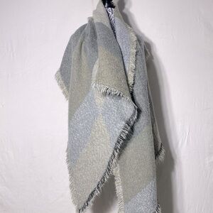 5/$25 Grey Beige Soft Rectangle Blanket Scarf